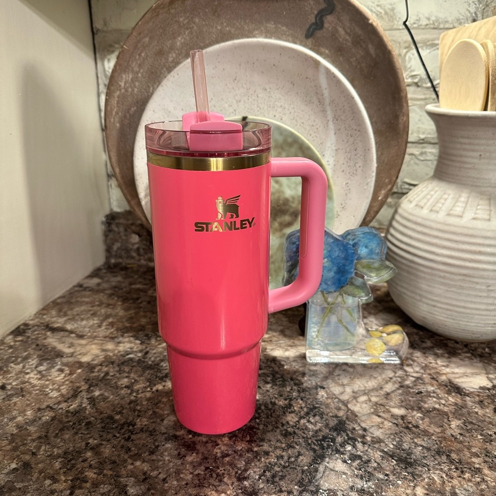 (LIMTED EDITION) Pink Parade 30oz Stanley Tumbler